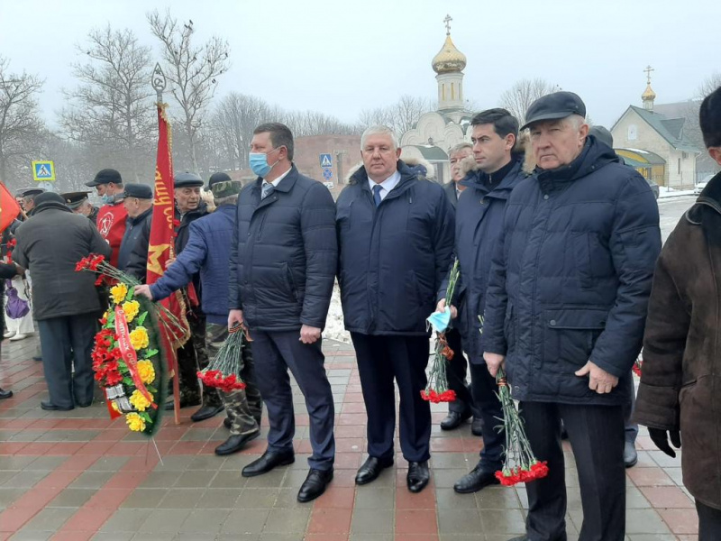 В Усть-Лабинске почтили память защитников Отечества