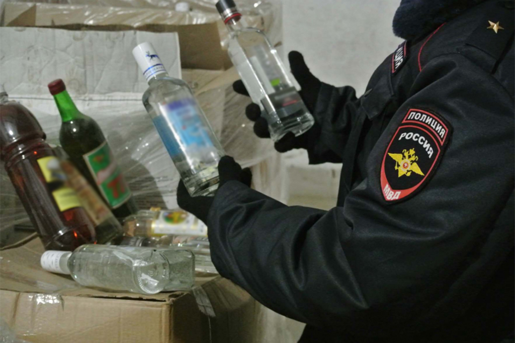  Полицейские пресекли незаконный оборот алкогольной продукции