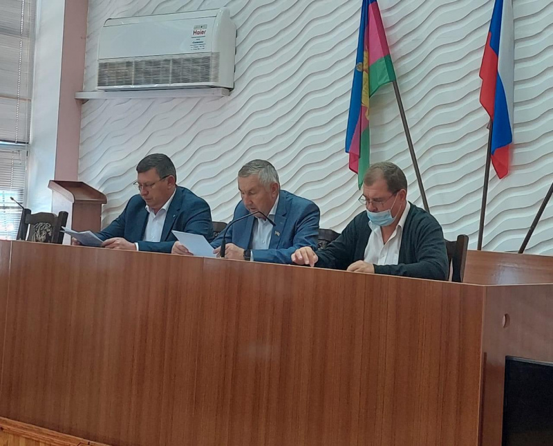 Состоялась внеочередная сессия Совета Усть-Лабинского района