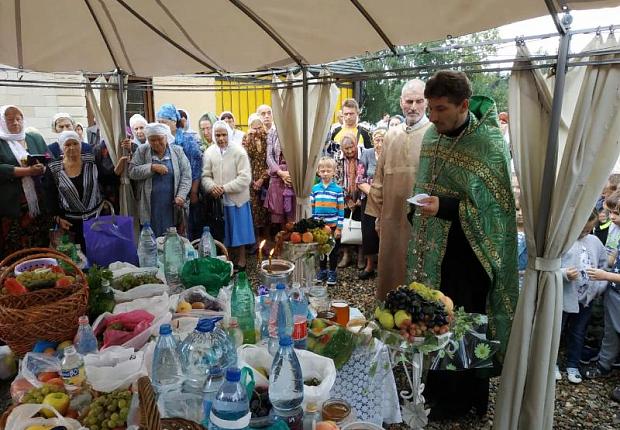 В храмах Усть-Лабинского района провели праздничные службы