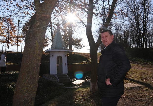Сергей Запорожский посетил храм в Новосёловке