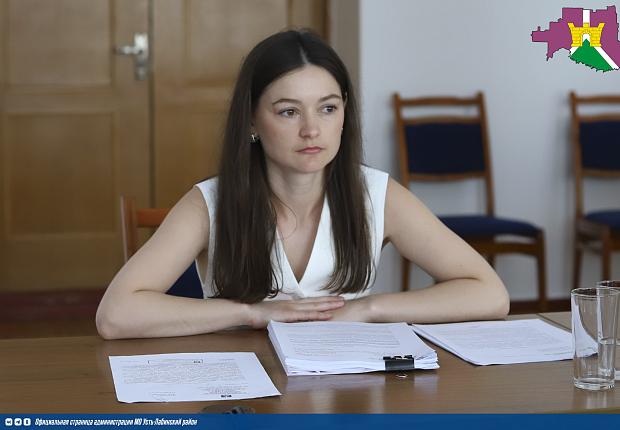 Заместитель главы Усть-Лабинского района Алексей Зюзин совместно с главой Кирпильского сельского поселения Иваном Критининым и профильными специалистами провели прием граждан