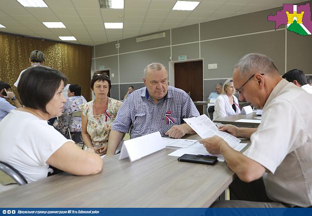 Мобильная приемная продолжает свою работу