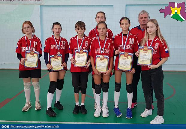 В Кирпильском поселении прошел турнир по волейболу среди девушек