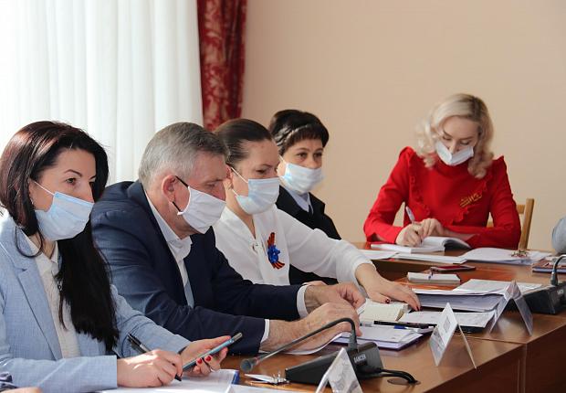 Сергей Запорожский провёл планёрное совещание в преддверии праздников