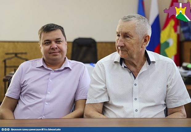  Ребята из хореографического ансамбля «Данко» и ансамбля «Фантазия»  вернулись из Санкт-Петербурга и Сочи с победами. 