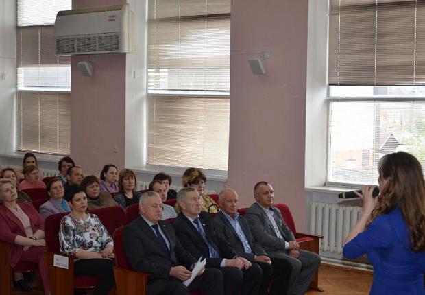 Борис Поликин, председатель Совета района, поздравил гостей праздника с Днём местного самоуправления