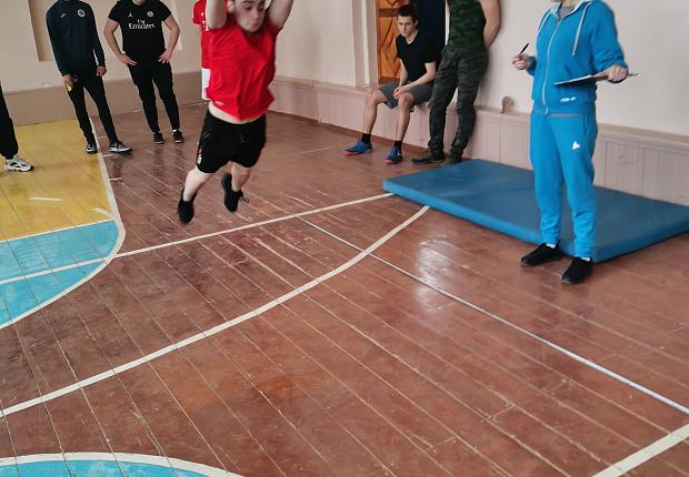 Студенты колледжа приняли участие в сдаче нормативов Всероссийского физкультурно-спортивного комплекса «Готов к труду и обороне».